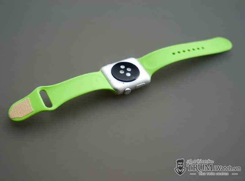 mat sau apple watch - Đánh giá Apple Watch: Điểm nổi bật và có nên mua Apple Watch hay không?